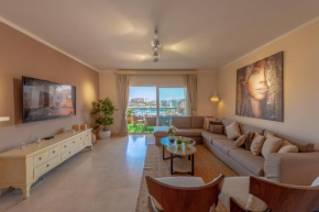 Luxury Apartment with roof sea view and heated jacuzzi, Hurghada